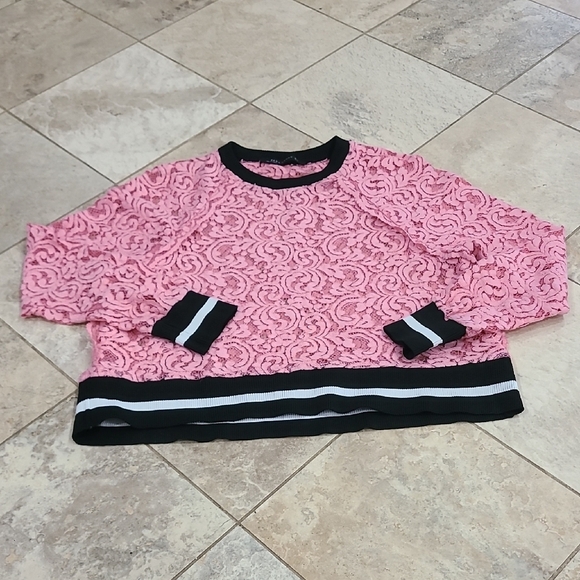 Zara Pink Lace Sweater with Black Trim - Picture 4 of 7